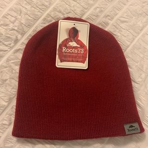 Roots Knit Beanie - Dark Red